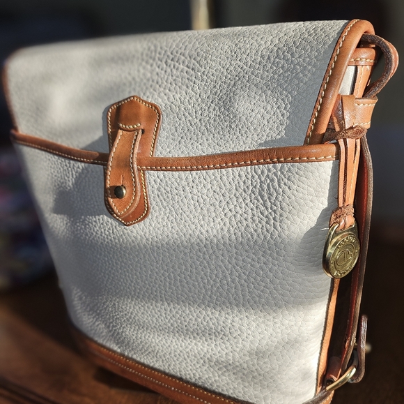 Dooney & Bourke all leather cream cross-body bag - Picture 8 of 9